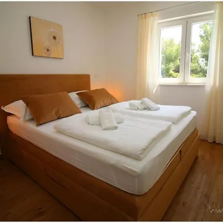 In With Terrace, Air Conditioning, W-lan, Washing Machine 5152-1 Daire Primošten